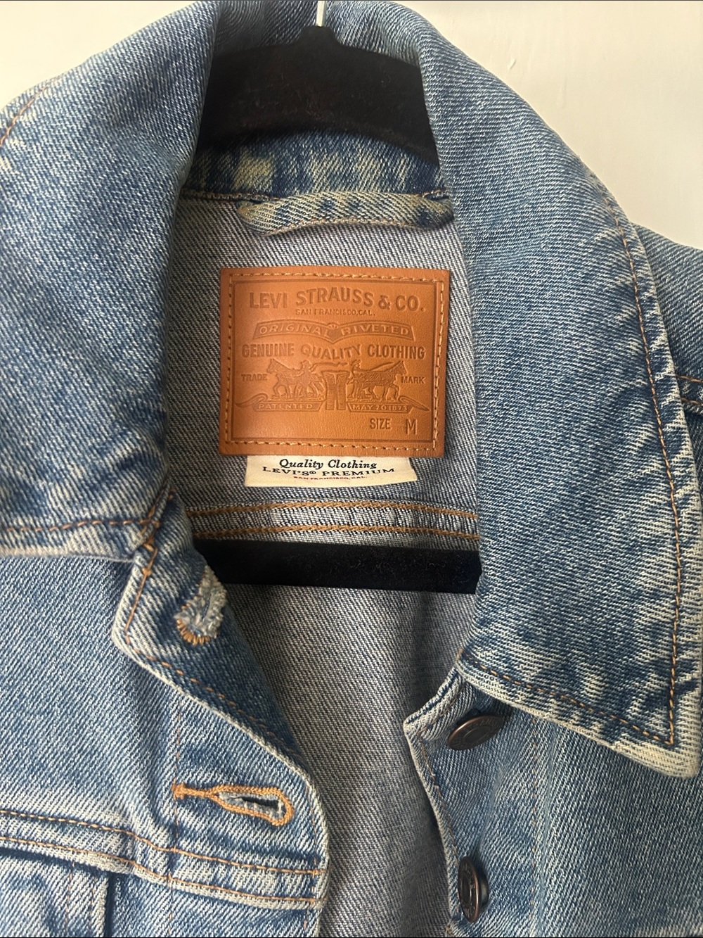 Levi's Light Blue Washed Denim Trucker Jacket - Picture 2 of 3